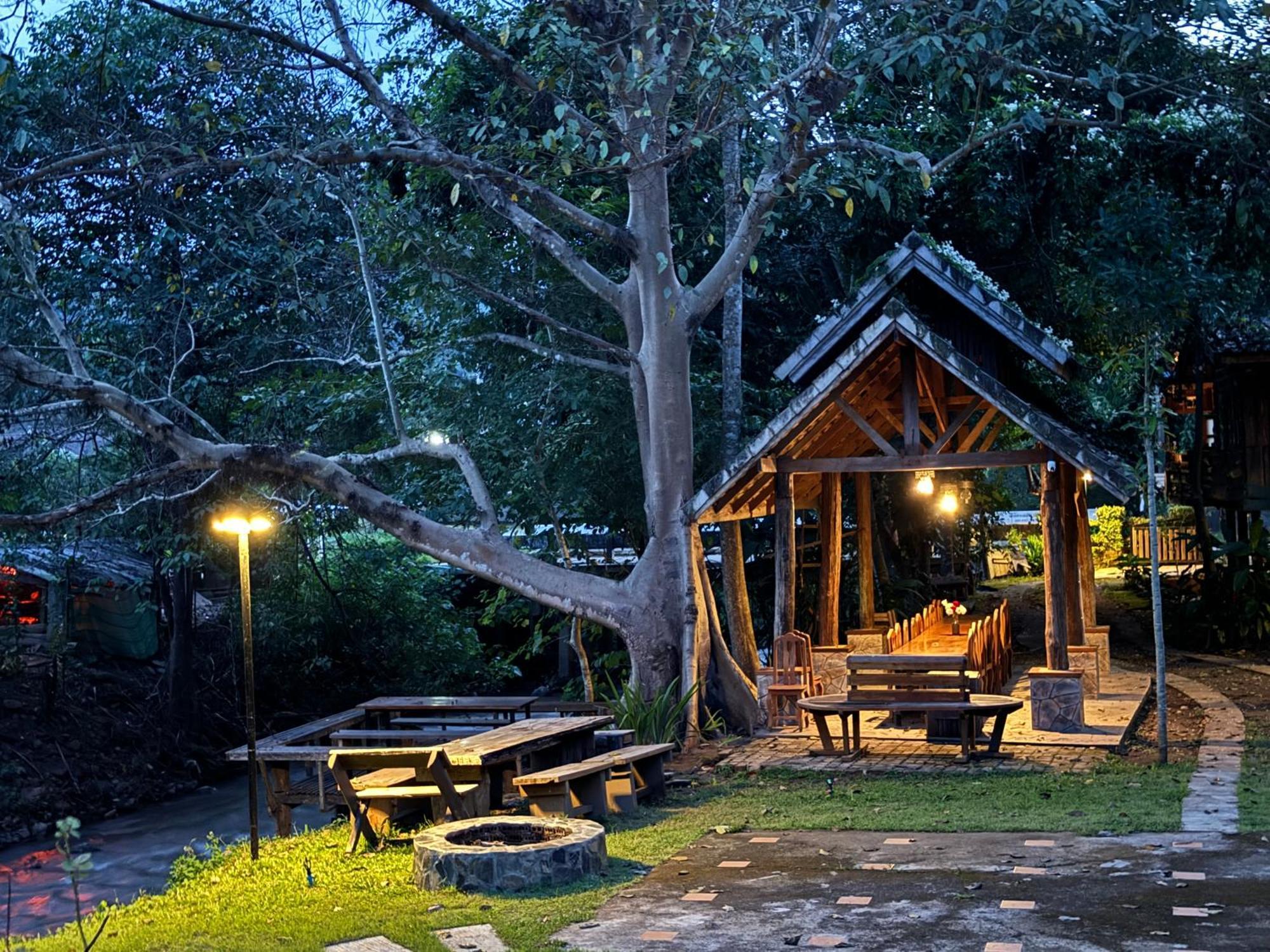 Ban Kaew Mo Ra Glamping & Restaurant Ξενοδοχείο Pang Mapha Εξωτερικό φωτογραφία
